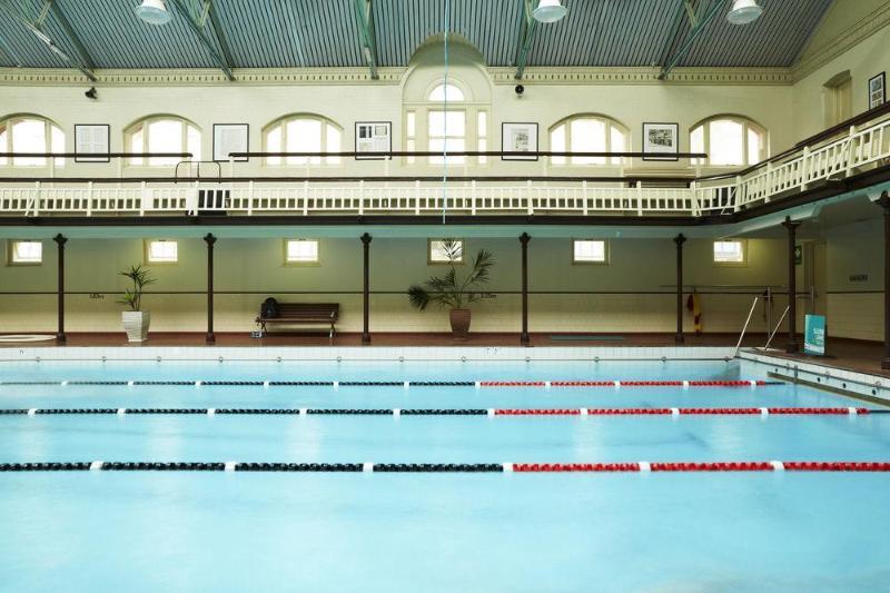 Hotel Zagame'S House Melbourne Esterno foto The swimming pool