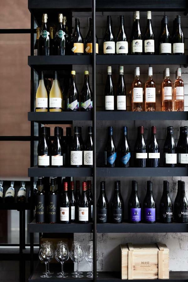 Hotel Zagame'S House Melbourne Esterno foto Wine bottles